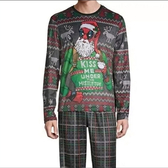Mens Marvel Black Kiss Me Under The Mistletoe Deadpool 2-PC Pajama Set L - Picture 1 of 13